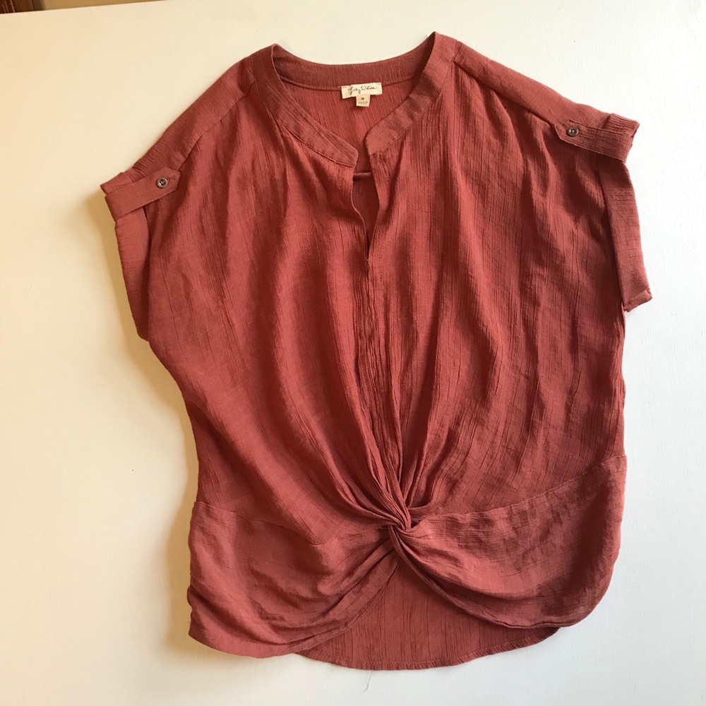 Women’s gauze top.Lilly White Brand front knot top